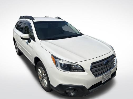 Crystal White Pearl 2016 Subaru Outback 2.5i Premium