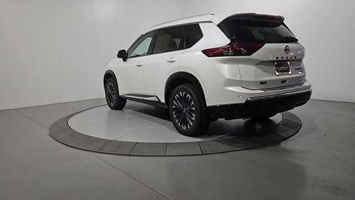 Everest White Pearl 2024 Nissan Rogue Platinum