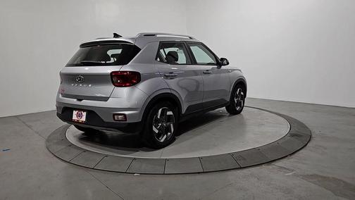 2022 Hyundai VENUE SEL