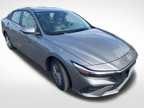Metal 2024 Hyundai ELANTRA SE
