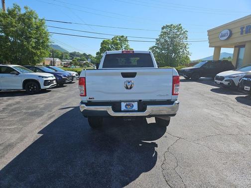 Bright White Clearcoat 2024 RAM 2500 Big Horn