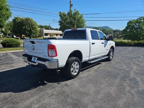 Bright White Clearcoat 2024 RAM 2500 Big Horn