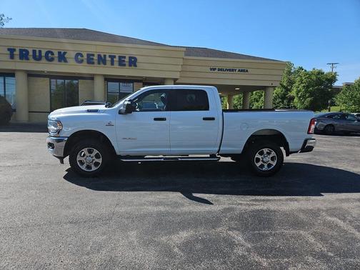 Bright White Clearcoat 2024 RAM 2500 Big Horn