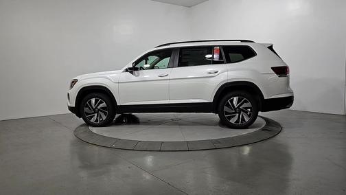 Opal White Pearl 2026 Volkswagen Atlas 2.0T SE w/Technology