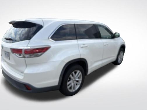 Blizzard Pearl 2014 Toyota Highlander LE