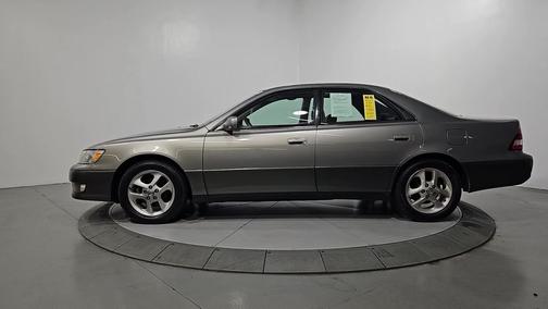 Millennium Silver Metallic 2000 Lexus ES 300 Base