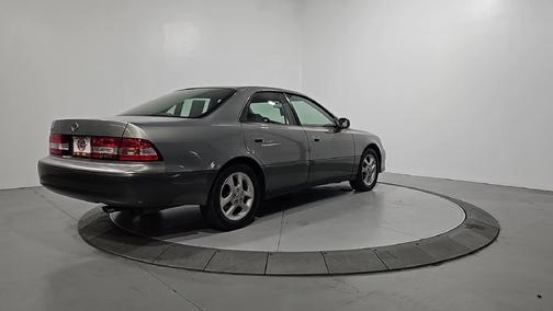 Millennium Silver Metallic 2000 Lexus ES 300 Base