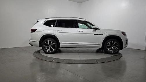 Opal White Pearl 2026 Volkswagen Atlas 2.0T SEL Premium R-Line