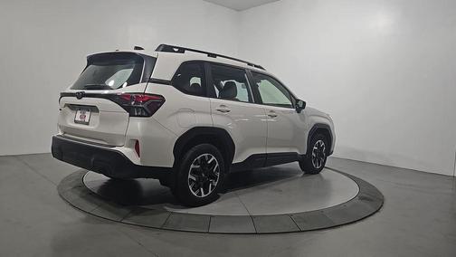 2025 Subaru Forester Base