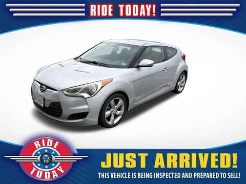 Ironman Silver Metallic 2015 Hyundai Veloster Base