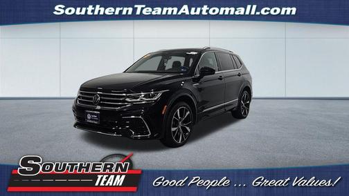 Deep Black Pearl Effect 2024 Volkswagen Tiguan 2.0T SEL R-Line