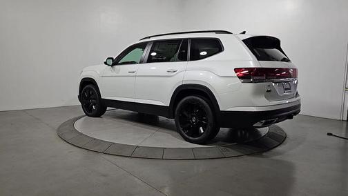 Opal White Pearl 2026 Volkswagen Atlas 2.0T SE W/TECHNOLOGY