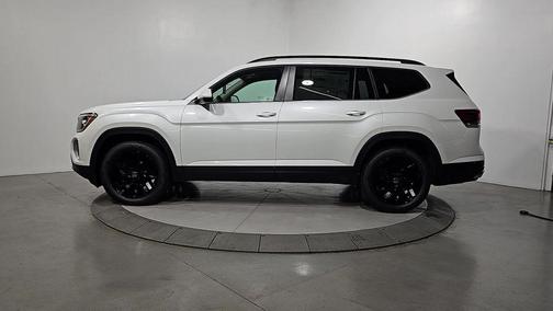 Opal White Pearl 2026 Volkswagen Atlas 2.0T SE W/TECHNOLOGY