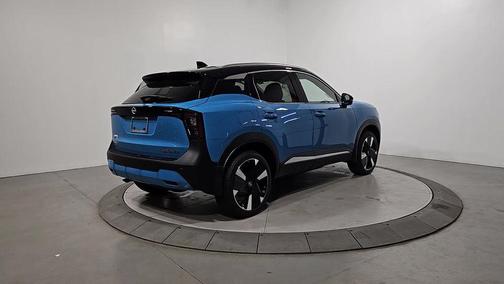 2t Ice Blk Roof 2026 Nissan Kicks SR