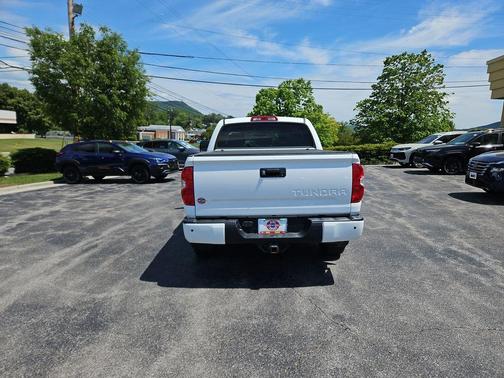 Super White 2018 Toyota Tundra SR5