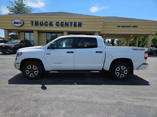 Super White 2018 Toyota Tundra SR5