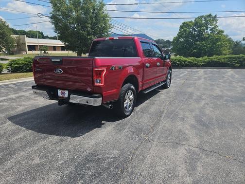 Ruby Red Metallic Tinted Clearcoat 2016 Ford F-150 XLT