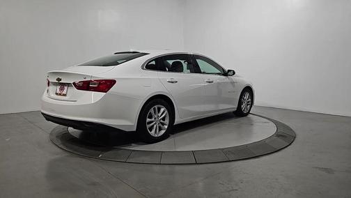 Summit White 2016 Chevrolet Malibu LT