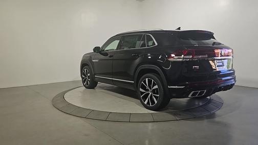 Deep Black 2026 Volkswagen Atlas Cross Sport 2.0T SEL Premium R-Line