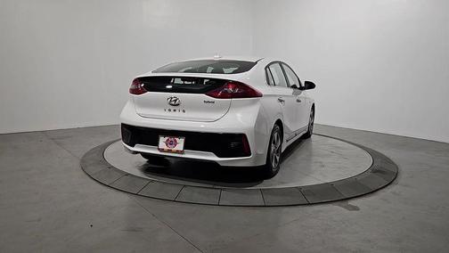 2017 Hyundai IONIQ Hybrid SEL