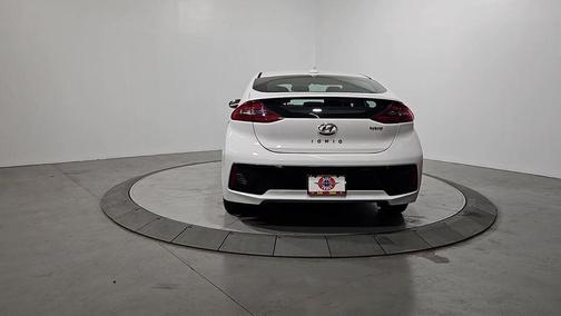 2017 Hyundai IONIQ Hybrid SEL