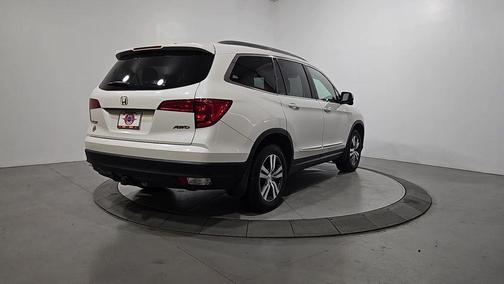 Diamond White Pearl 2017 Honda Pilot EX-L