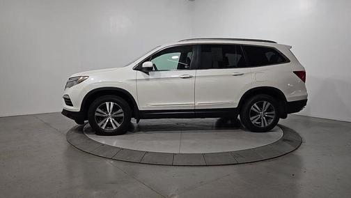 Diamond White Pearl 2017 Honda Pilot EX-L