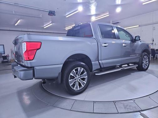 2018 Nissan Titan SL