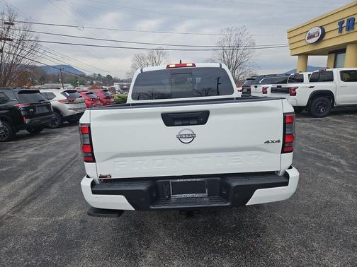 2026 Nissan Frontier SV