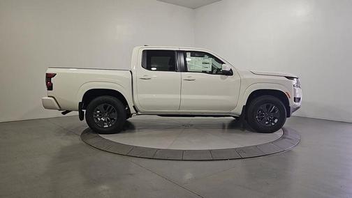 Glacier White 2026 Nissan Frontier SV