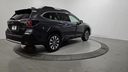 Magnetite Gray Metallic 2025 Subaru Outback Touring