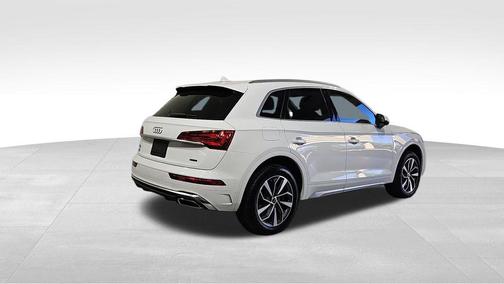 2023 Audi Q5 45 S line quattro Premium