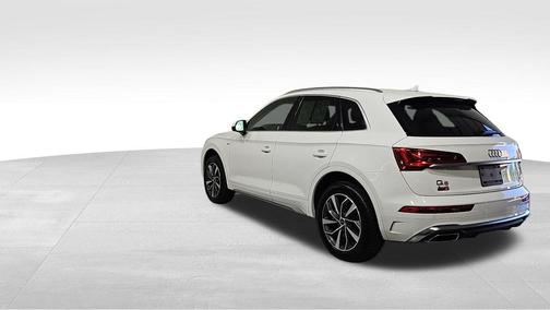 2023 Audi Q5 45 S line quattro Premium