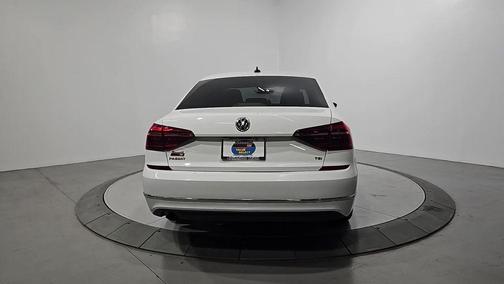 2019 Volkswagen Passat 2.0T Wolfsburg