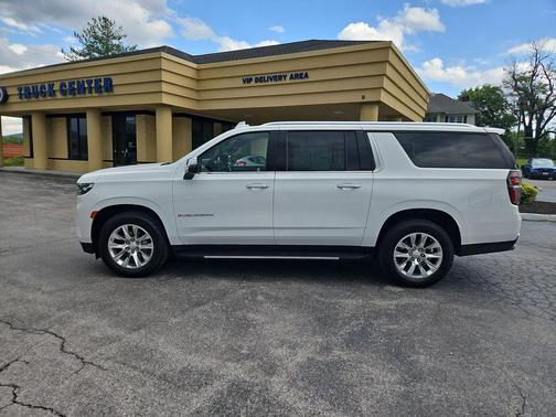 Summit White 2023 Chevrolet Suburban Premier