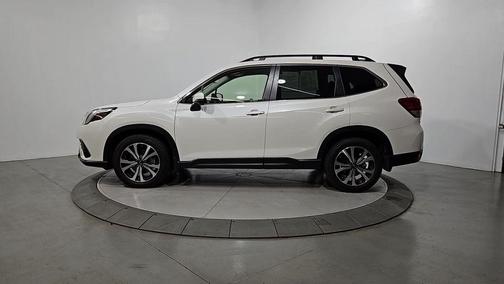 Crystal White Pearl 2024 Subaru Forester Limited