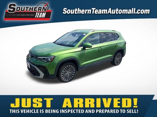 Bright Moss Green 2025 Volkswagen Taos 1.5T SE
