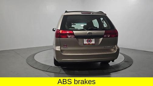 2005 Toyota Sienna CE