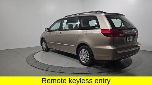 2005 Toyota Sienna CE