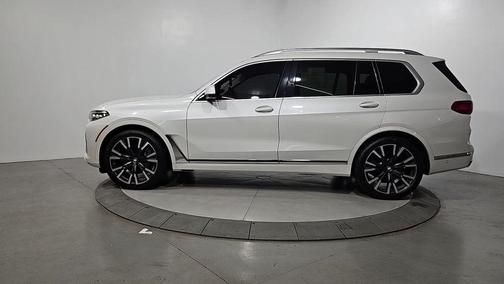 Mineral White Metallic 2019 BMW X7 xDrive50i