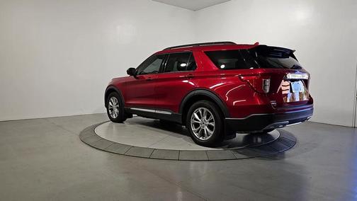 Rapid Red Metallic Tinted Clearcoat 2020 Ford Explorer XLT