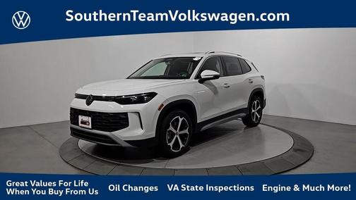Pure White 2026 Volkswagen Tiguan 2.0T SE