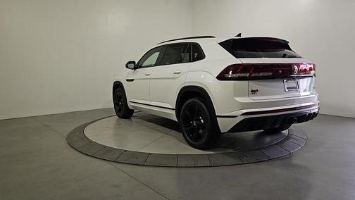Opal White Pearl 2026 Volkswagen Atlas Cross Sport 2.0T SEL R-Line Black