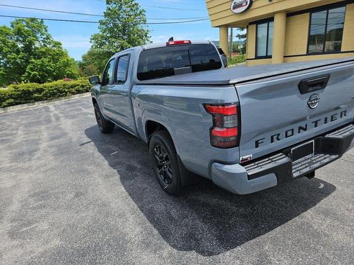 Boulder Gray Metallic 2026 Nissan Frontier SV