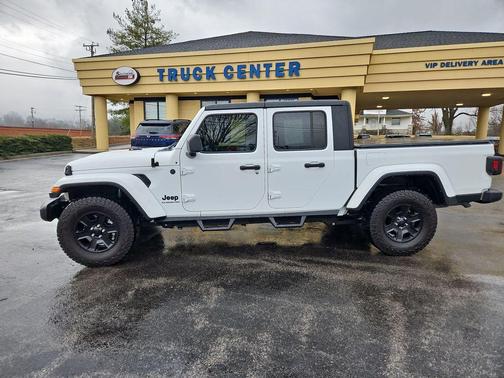 2022 Jeep Gladiator Sport