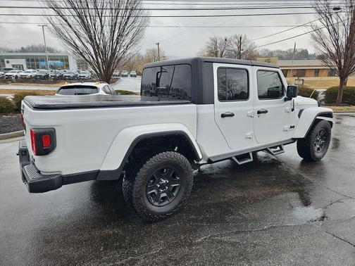 2022 Jeep Gladiator Sport