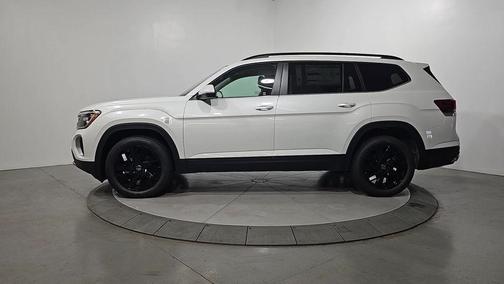Opal White Pearl 2026 Volkswagen Atlas 2.0T SE W/TECHNOLOGY