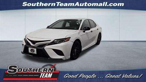 2020 Toyota Camry SE Nightshade