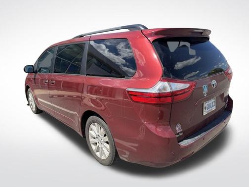 Salsa Red Pearl 2016 Toyota Sienna XLE Premium
