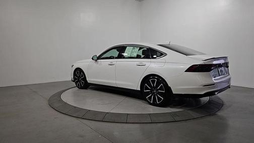 Platinum White Pearl 2023 Honda Accord Hybrid Touring